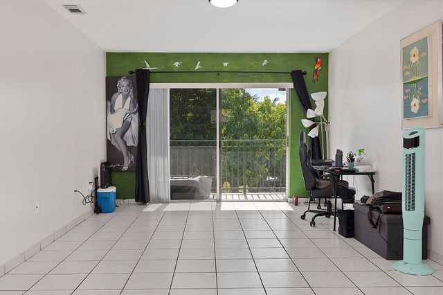 700 SE 9th Court 206, Hialeah, FL 33010