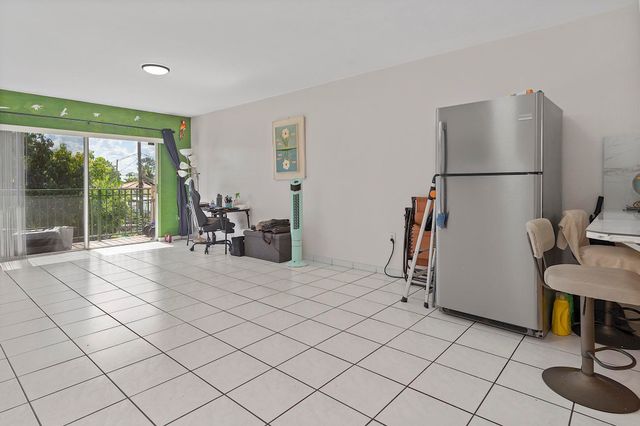 700 SE 9th Court 206, Hialeah, FL 33010