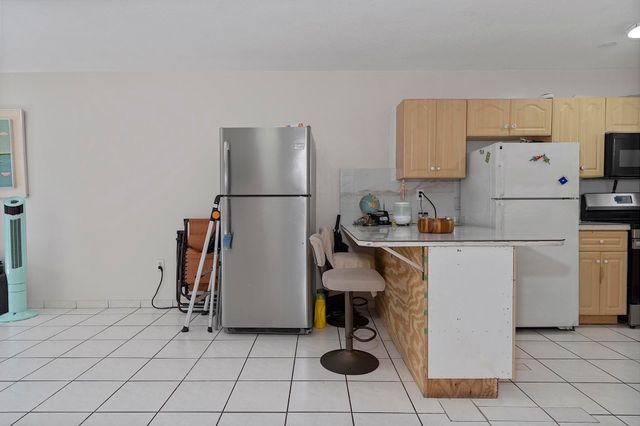 700 SE 9th Court 206, Hialeah, FL 33010