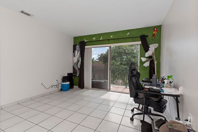 700 SE 9th Court 206, Hialeah, FL 33010