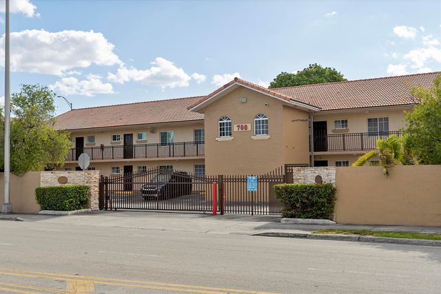 700 SE 9th Court 206, Hialeah, FL 33010