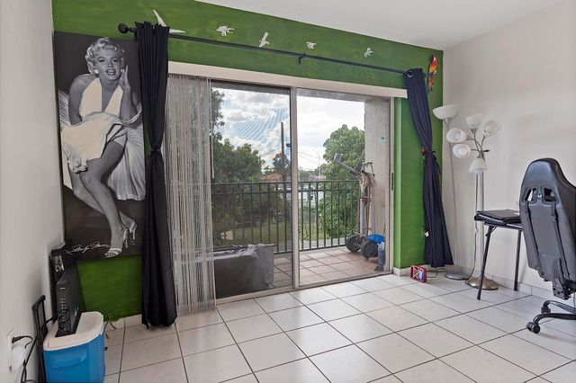 700 SE 9th Court 206, Hialeah, FL 33010