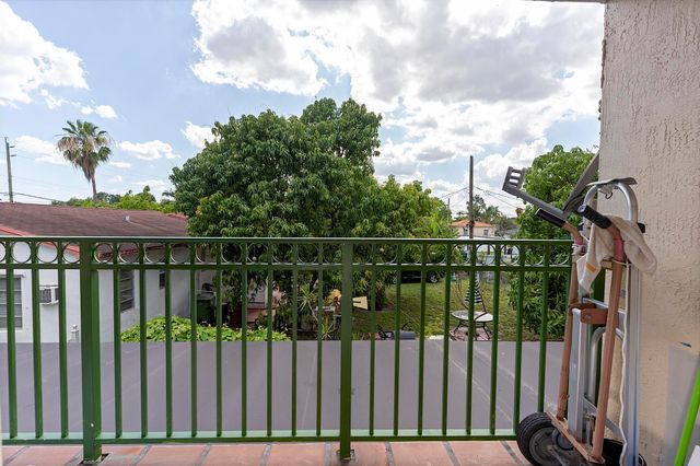 700 SE 9th Court 206, Hialeah, FL 33010