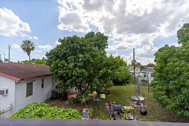 700 SE 9th Court 206, Hialeah, FL 33010