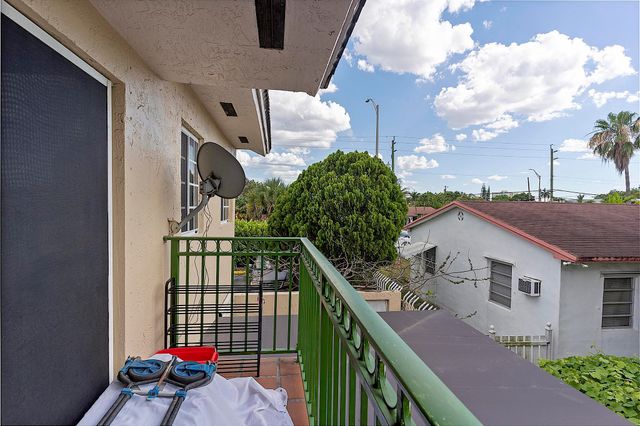 700 SE 9th Court 206, Hialeah, FL 33010