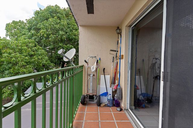 700 SE 9th Court 206, Hialeah, FL 33010