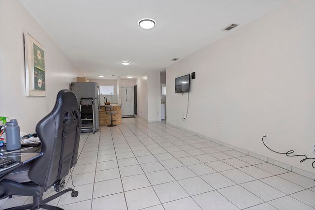 700 SE 9th Court 206, Hialeah, FL 33010