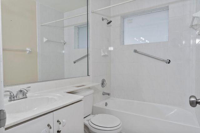 700 SE 9th Court 206, Hialeah, FL 33010
