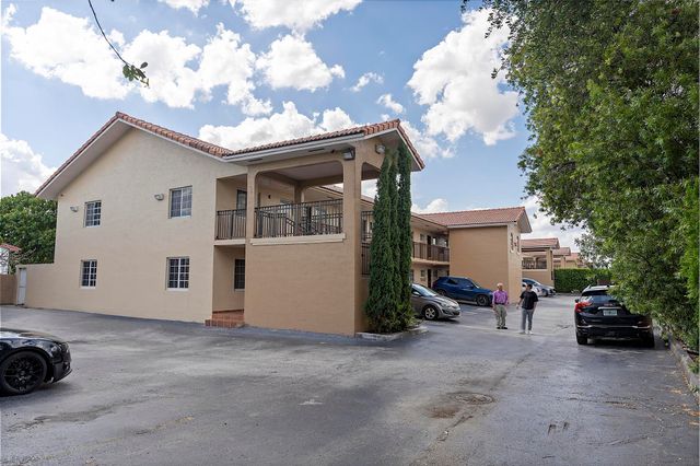 700 SE 9th Court 206, Hialeah, FL 33010