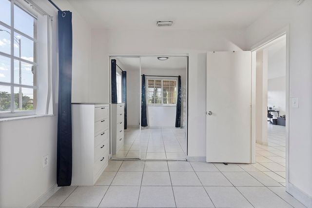 700 SE 9th Court 206, Hialeah, FL 33010