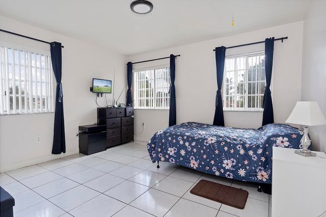 700 SE 9th Court 206, Hialeah, FL 33010