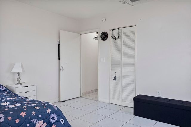 700 SE 9th Court 206, Hialeah, FL 33010