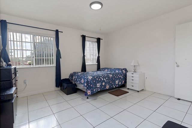 700 SE 9th Court 206, Hialeah, FL 33010