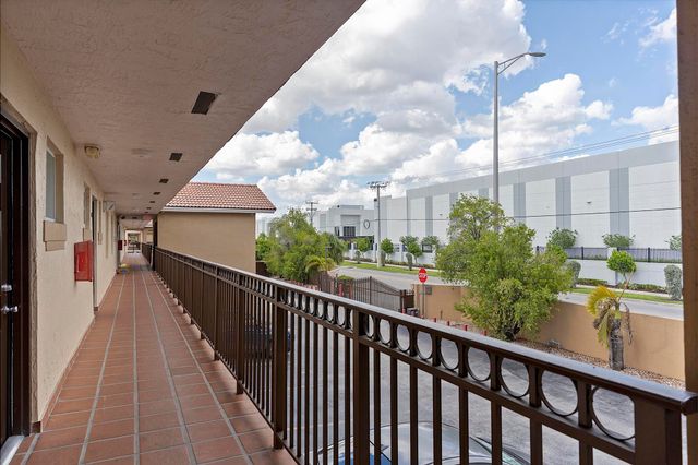 700 SE 9th Court 206, Hialeah, FL 33010