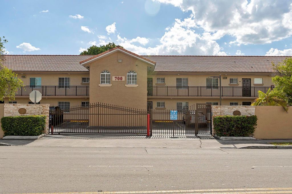 700 SE 9th Court 206, Hialeah, FL 33010
