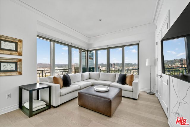 10727 Wilshire Boulevard 1802, Los Angeles, CA 90024