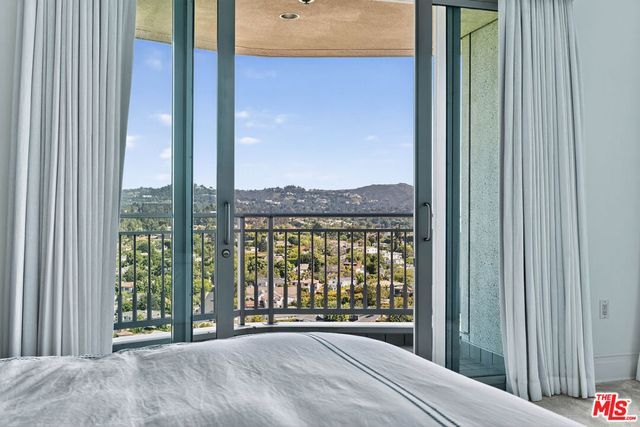 10727 Wilshire Boulevard 1802, Los Angeles, CA 90024