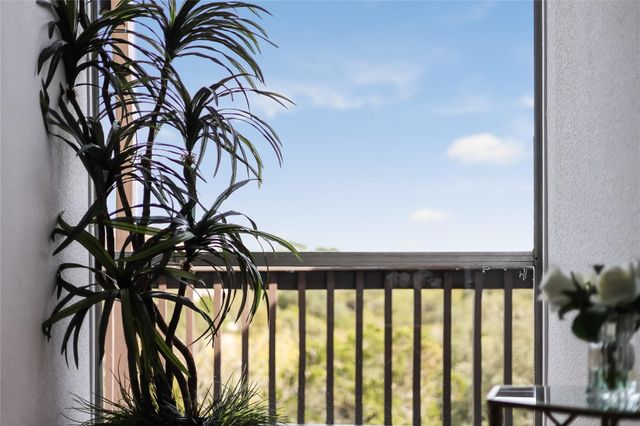 125 Comanche PT, Point Venture, TX 78645