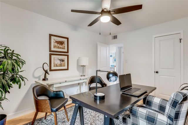 125 Comanche PT, Point Venture, TX 78645