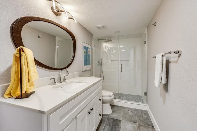 125 Comanche PT, Point Venture, TX 78645