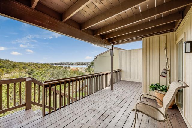 125 Comanche PT, Point Venture, TX 78645