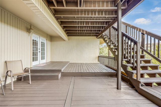 125 Comanche PT, Point Venture, TX 78645
