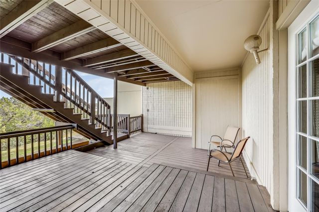 125 Comanche PT, Point Venture, TX 78645
