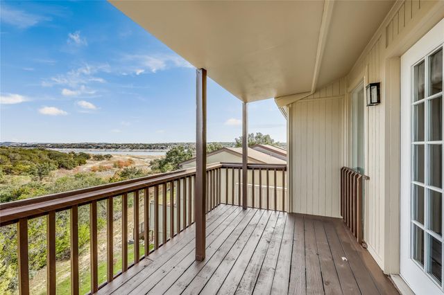 125 Comanche PT, Point Venture, TX 78645