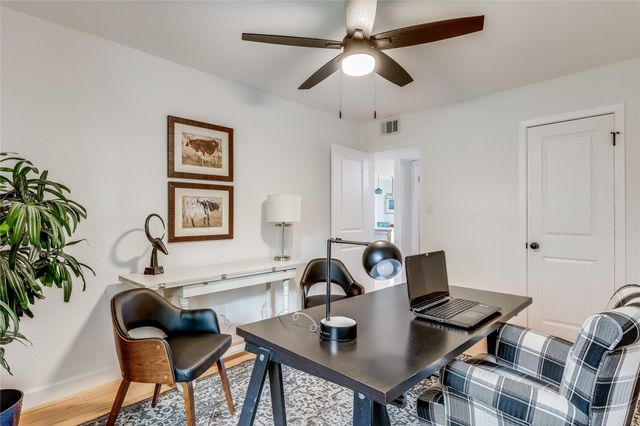 125 Comanche PT, Point Venture, TX 78645