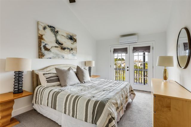 125 Comanche PT, Point Venture, TX 78645