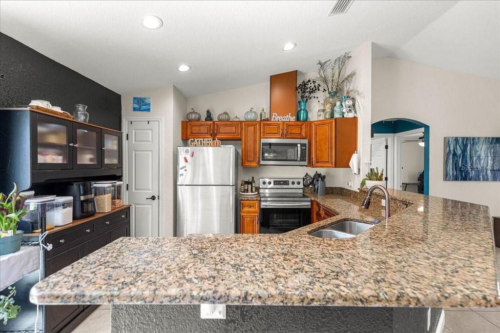 Image 9 of property listing at 14544 SW 24TH COURT ROAD, Ocala, FL 34473