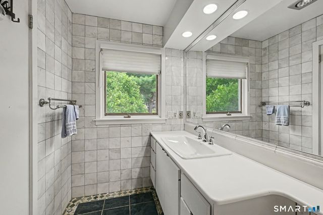 29 Old Logging Road, Stamford, CT 06903