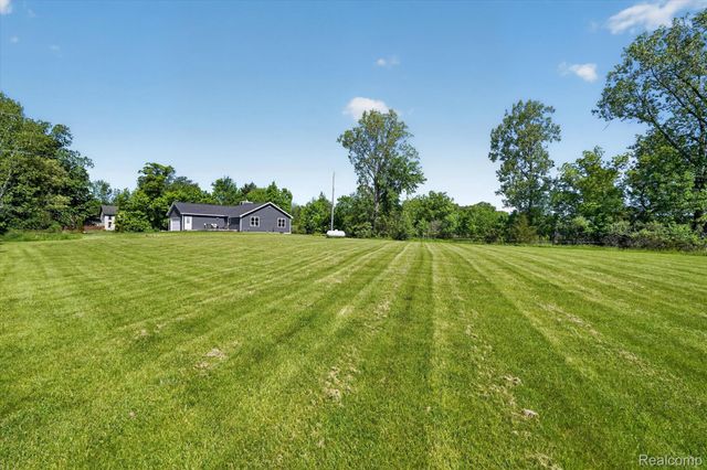 4966 Mack Road, Oceola Township, MI 48855