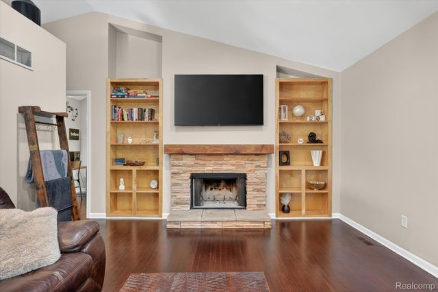 4966 Mack Road, Oceola Township, MI 48855