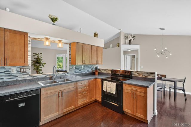 4966 Mack Road, Oceola Township, MI 48855