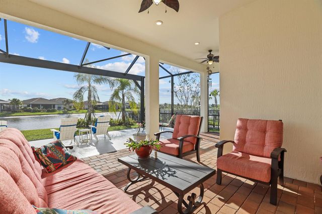 786 SE Courances Drive, Port St. Lucie, FL 34984