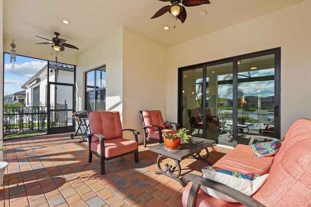 786 SE Courances Drive, Port St. Lucie, FL 34984