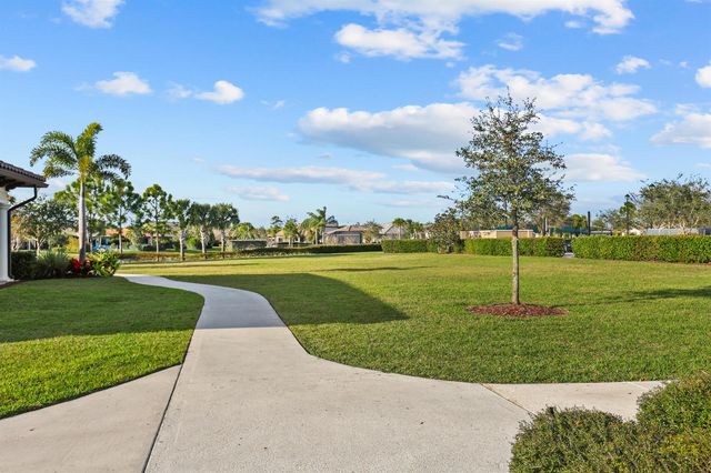 786 SE Courances Drive, Port St. Lucie, FL 34984