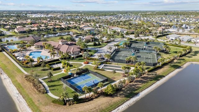 786 SE Courances Drive, Port St. Lucie, FL 34984