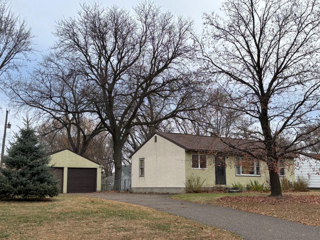 1367 Skillman Avenue E, Maplewood, MN 55109