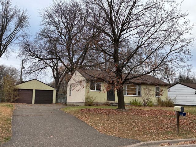 1367 Skillman Avenue E, Maplewood, MN 55109