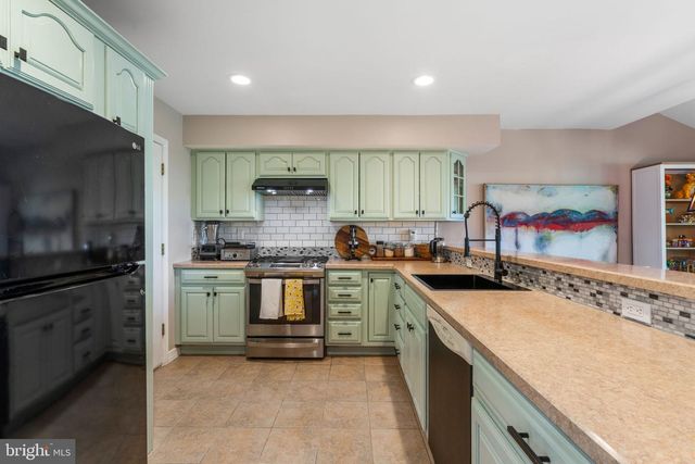 432 REVERE DR, Southampton, PA 18966