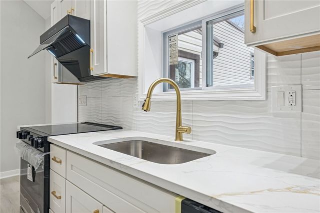 4531 Ridgeview Dr, Hempfield Twp, PA 15601