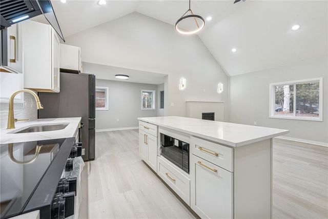 4531 Ridgeview Dr, Hempfield Twp, PA 15601