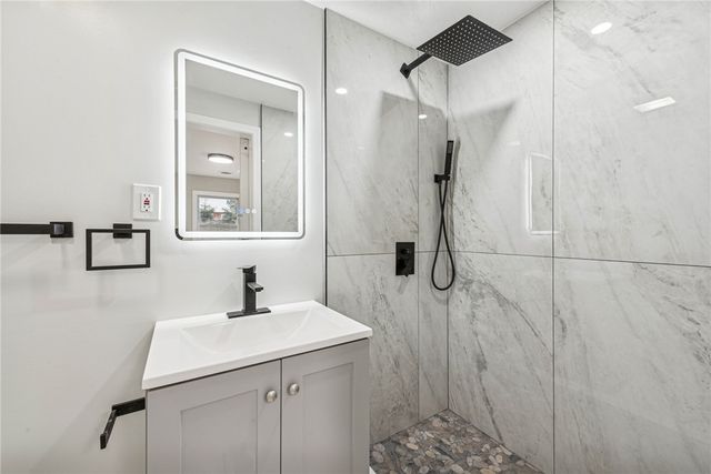 4531 Ridgeview Dr, Hempfield Twp, PA 15601