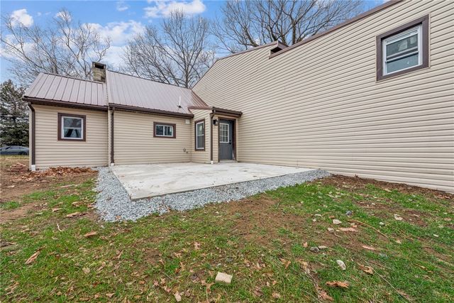 4531 Ridgeview Dr, Hempfield Twp, PA 15601