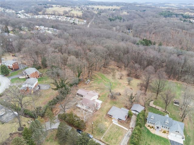4531 Ridgeview Dr, Hempfield Twp, PA 15601
