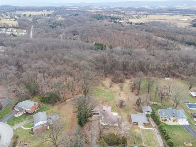 4531 Ridgeview Dr, Hempfield Twp, PA 15601