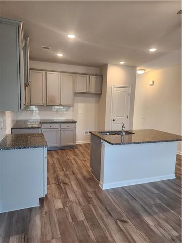 2822 Saratoga Lake View, Decatur, GA 30034