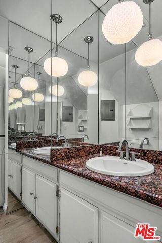 8025 Redlands Street 15, Los Angeles, CA 90293